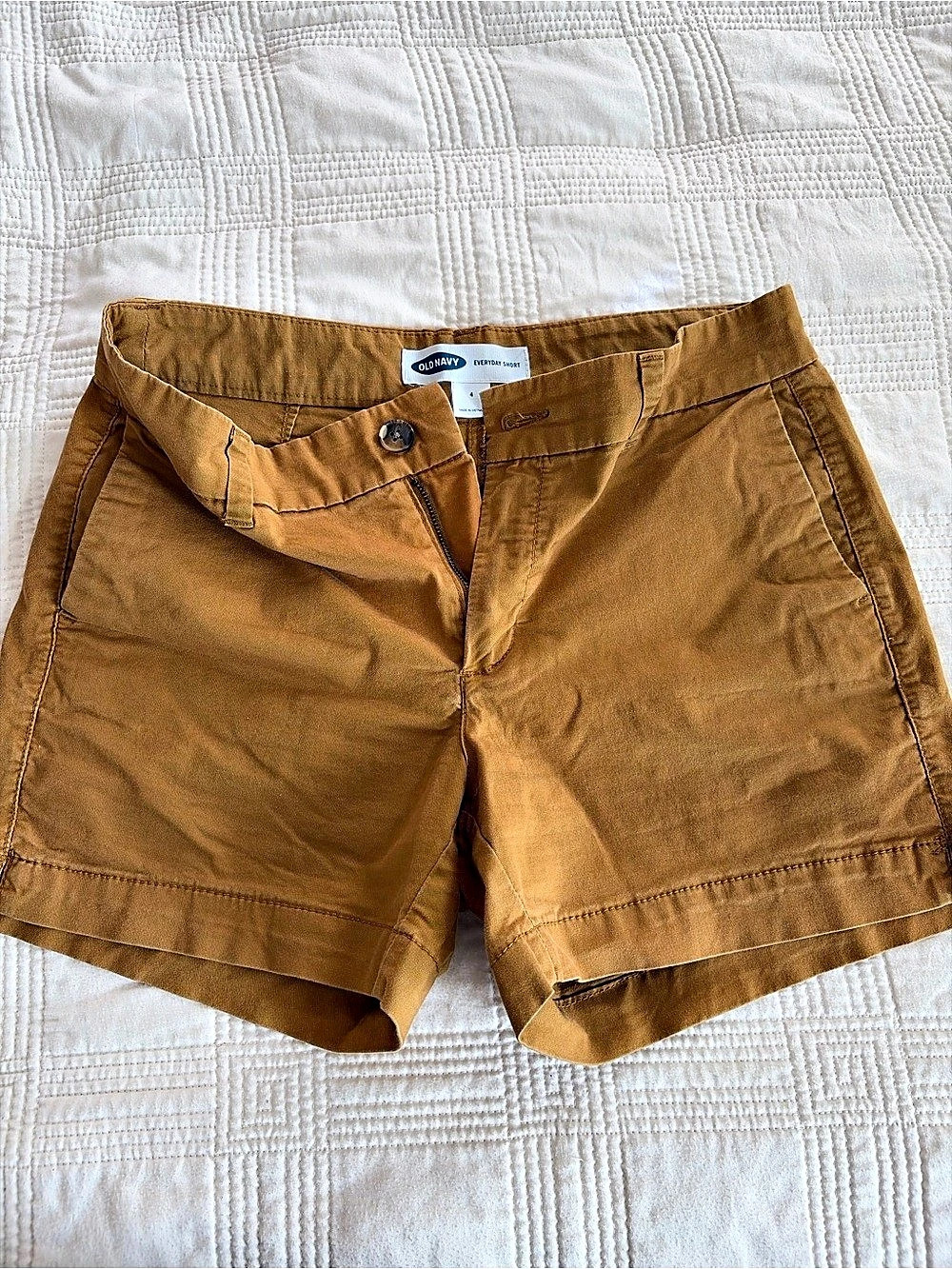 Old Navy Everyday Short High Waist Shorts in Brown Size 4
